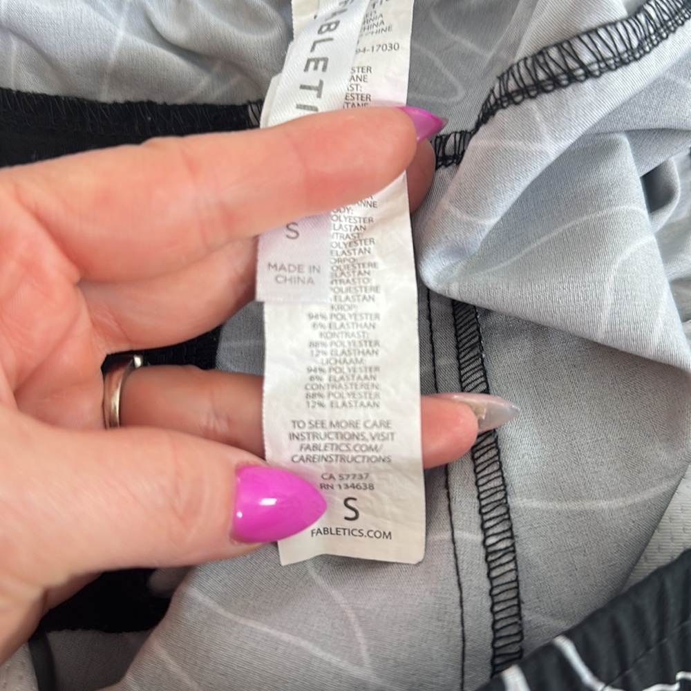 Fabletics matching shorts Small and sports bra XS set Black and White - Picture 3 of 4